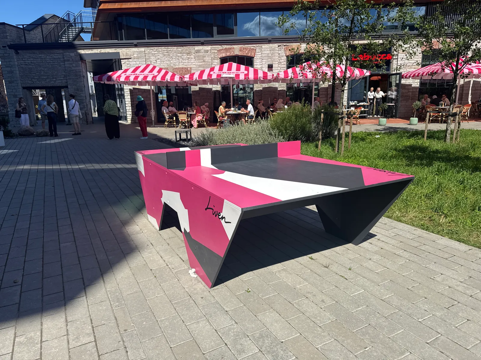 Liven — pinksilaud